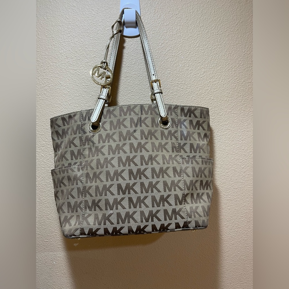 Michael Kor signature bag. Preowned bag